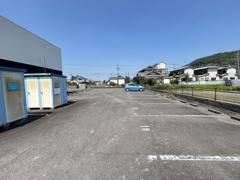 レオパレス川島 駐車場