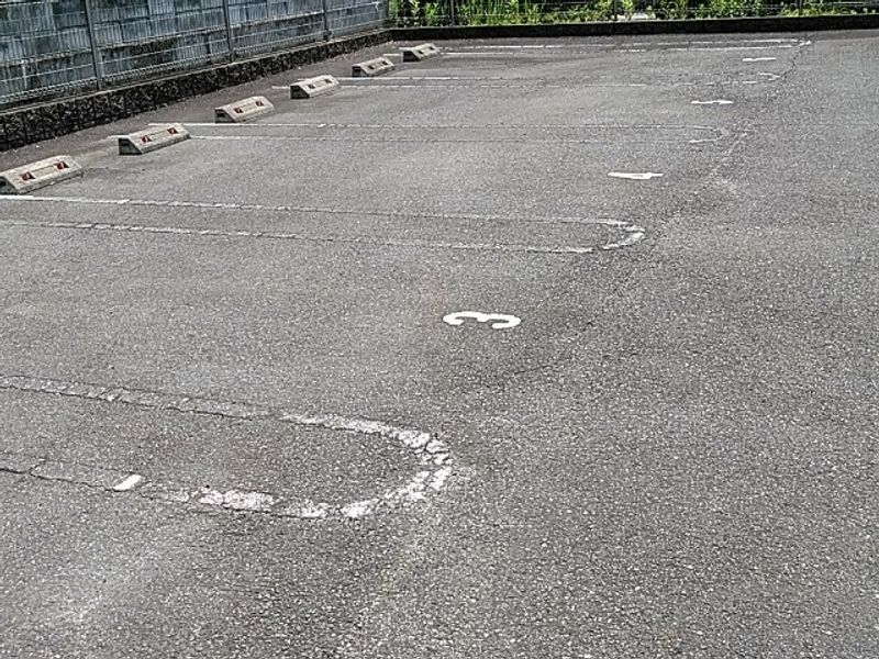 レオパレスラ　セパ 駐車場