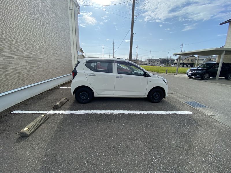 レオネクストブジョウＭ 駐車場