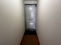 レオパレスウィング 玄関