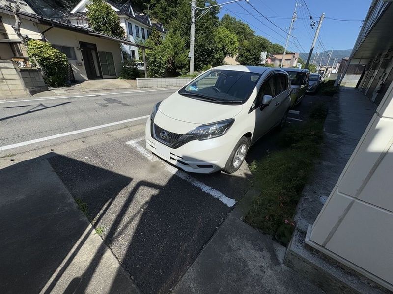 レオパレスＲ 駐車場
