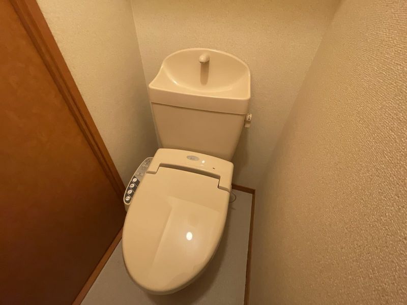 レオパレスセレッソ静波 トイレ