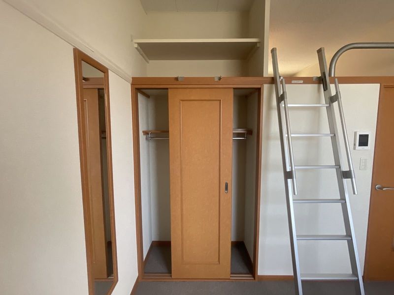 レオパレス山路 収納