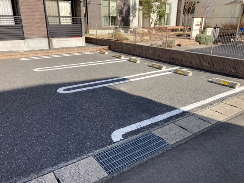 レオネクスト葵 駐車場