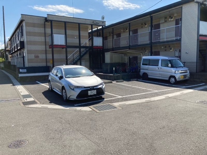 レオパレスロワメゾン 駐車場