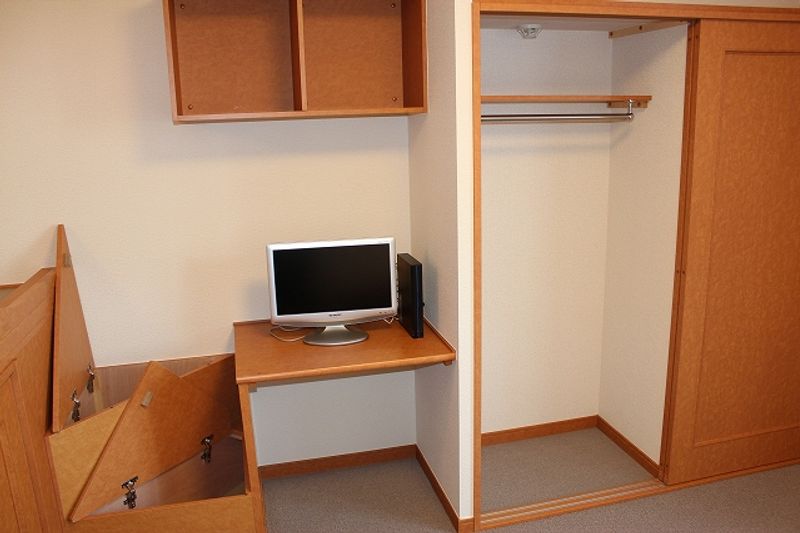 レオパレスアルナス五井 収納