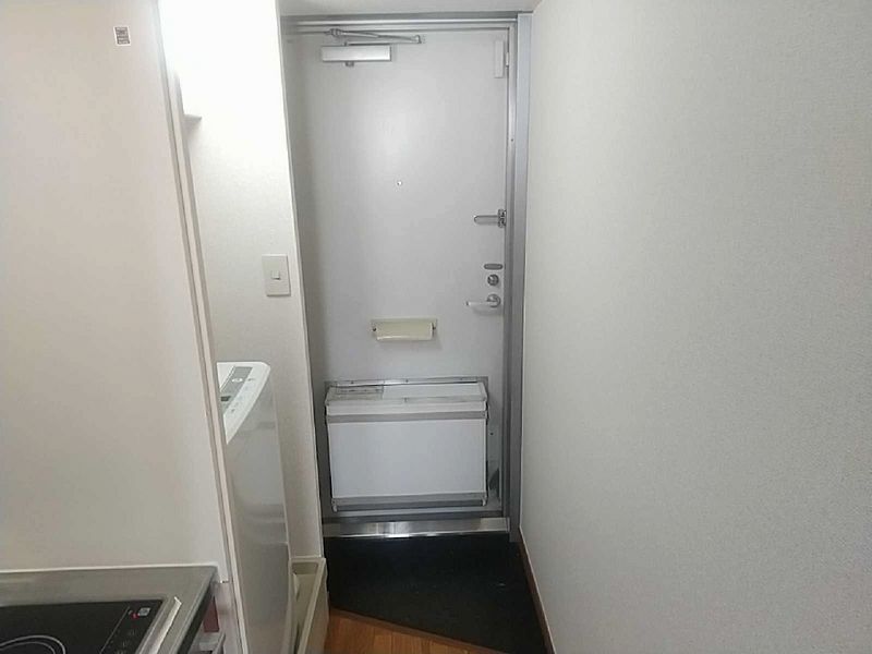 レオパレスサンキエム 玄関