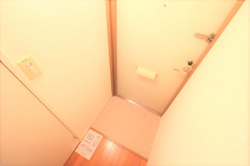 レオパレスＲＯＹＡＬＣＯＵＲＴ 玄関