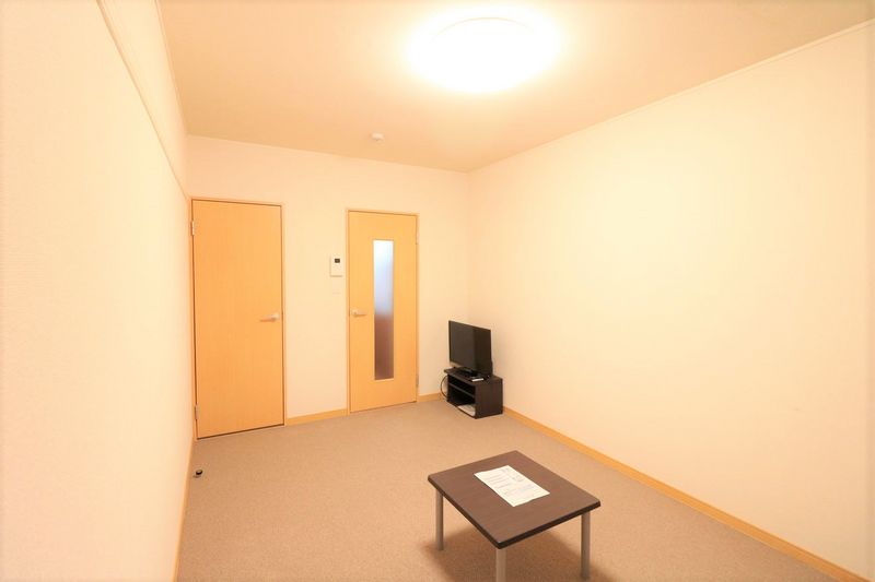 レオパレスリバービレッジ 居間