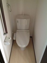 CLEINO Magnolia Toilet