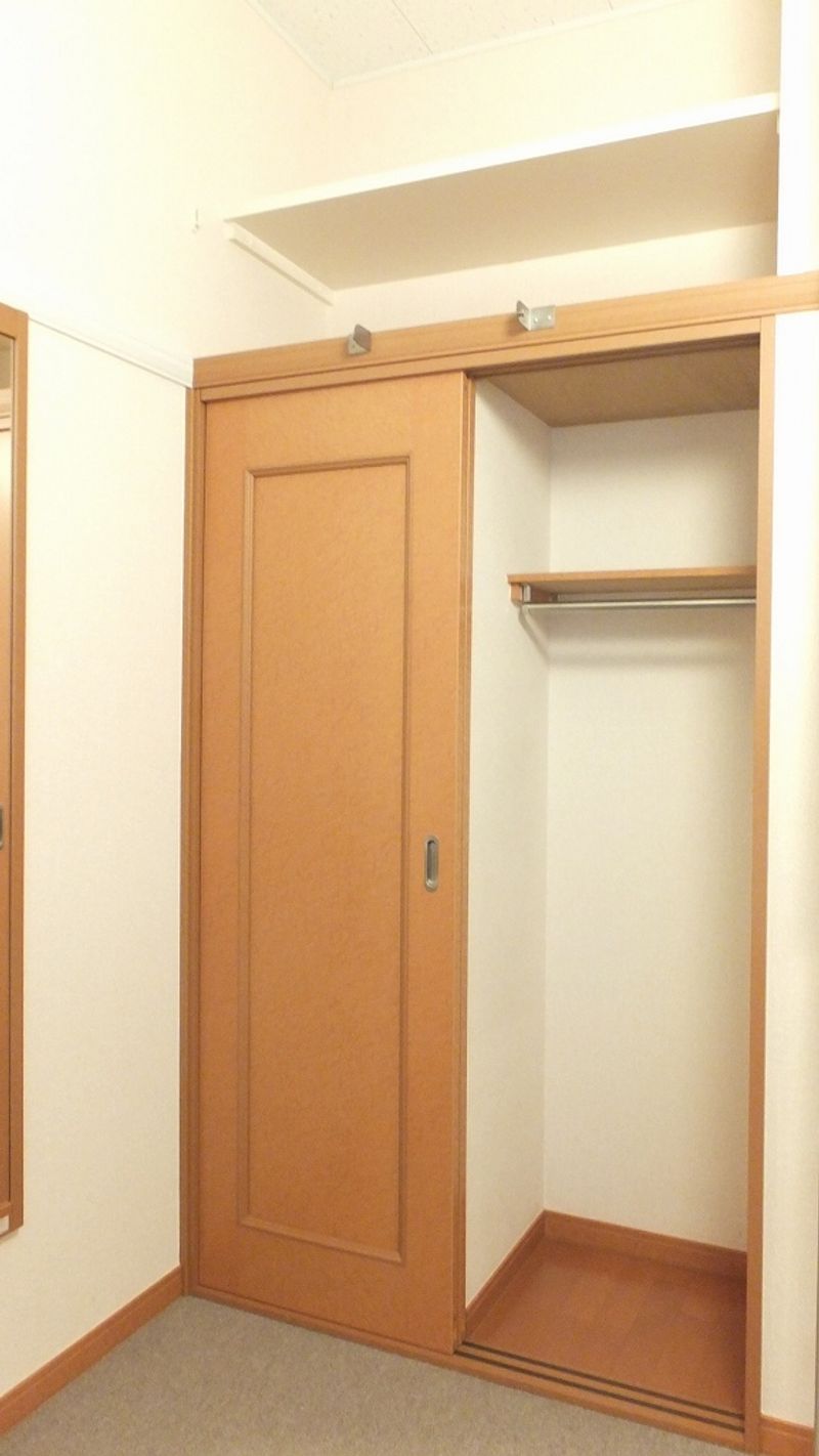 レオパレスフレッサ 収納