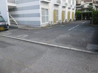 レオパレスプルート 駐車場