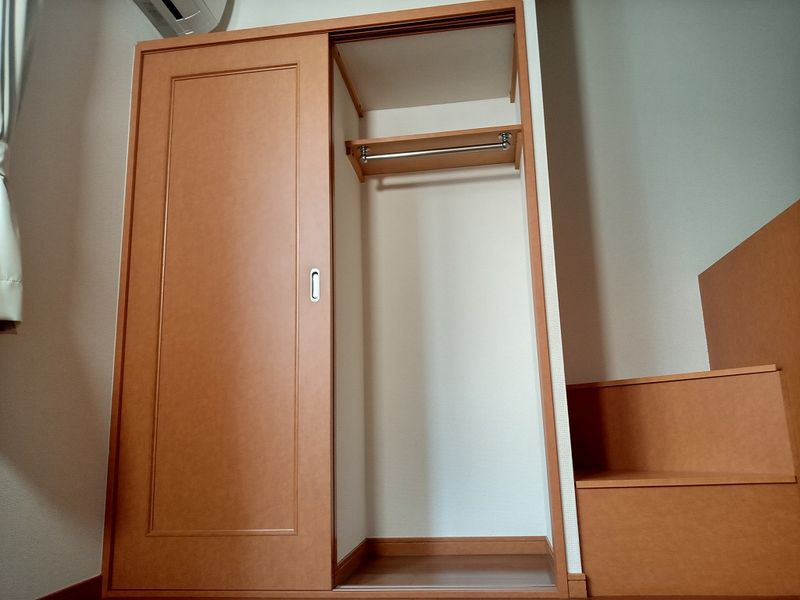 レオパレスハナミズキ 収納