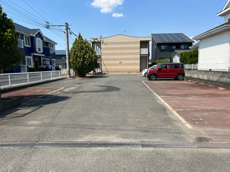 レオパレス蓮町 駐車場
