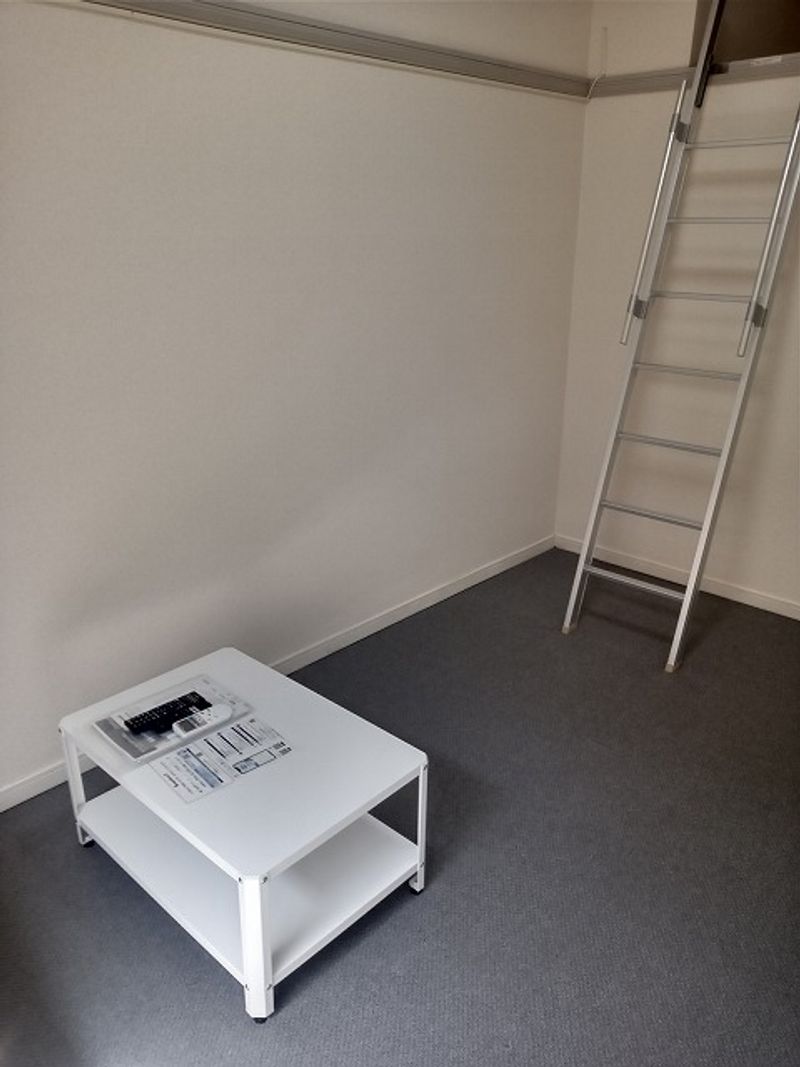 レオパレスヒルサイドテラス 居間