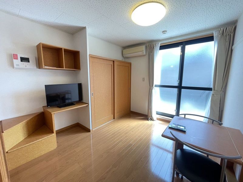レオパレスふくみつ 居間