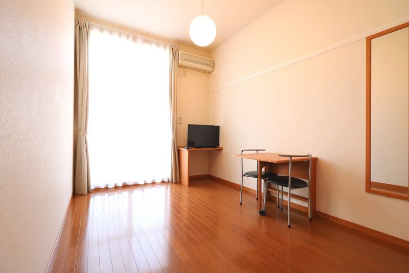 レオパレス城屋敷１１０ 寝室