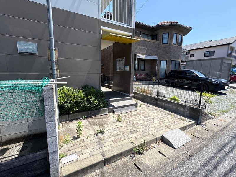 レオパレスアサクラⅡ エントランス