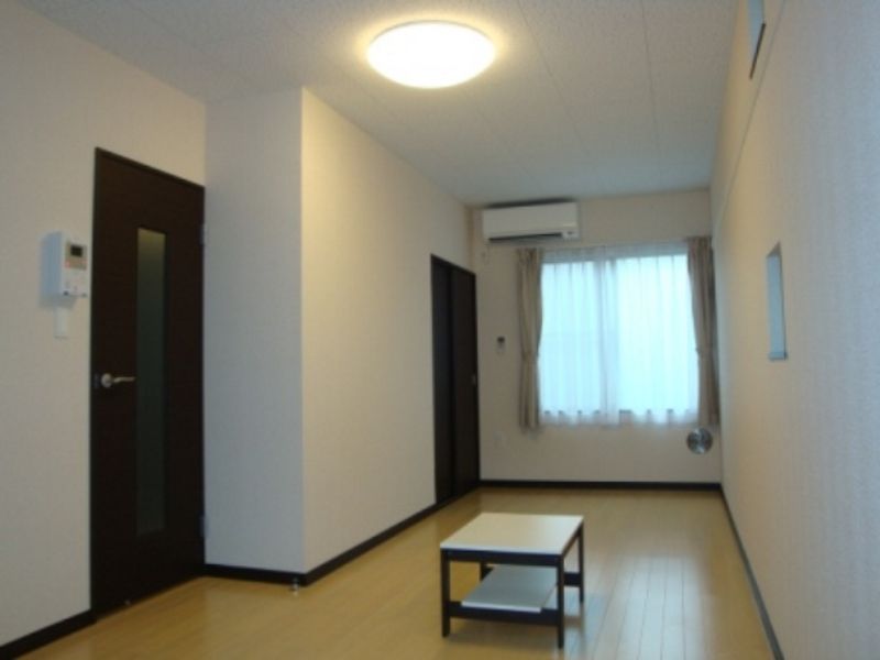 レオネクストまどか 居間