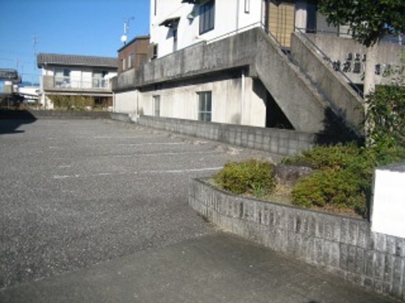 レオパレスＴＯＳＡ桂浜 駐車場
