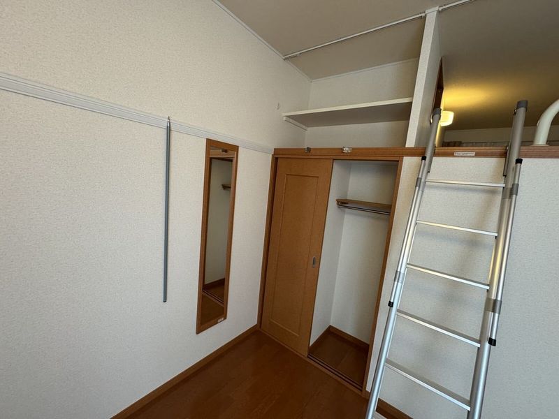 レオパレス新田町 収納