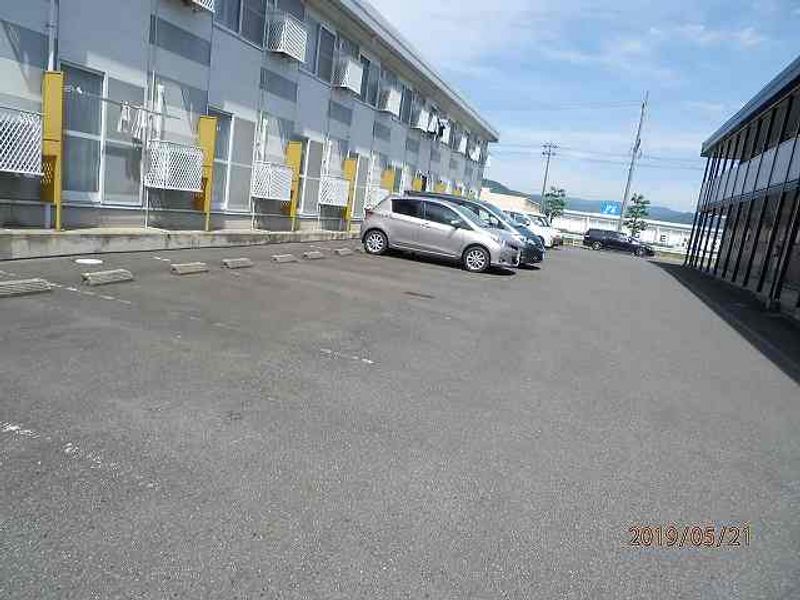 レオパレスグリーン 駐車場