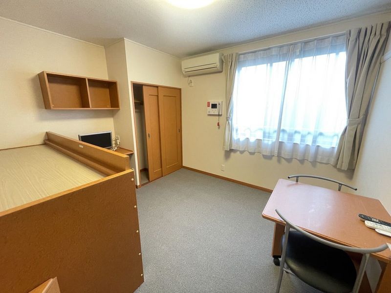 レオパレスプラムヴィラ２ 居間