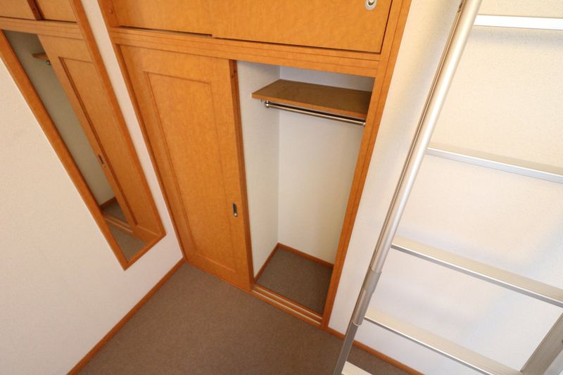 レオパレス八日市 収納