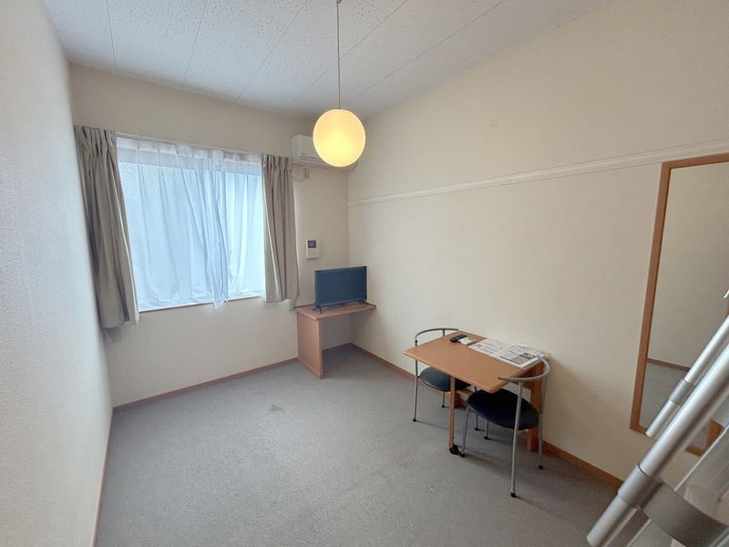 レオパレストゥウィンクルダイヤ 居間