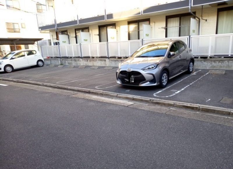 レオパレス九重 駐車場