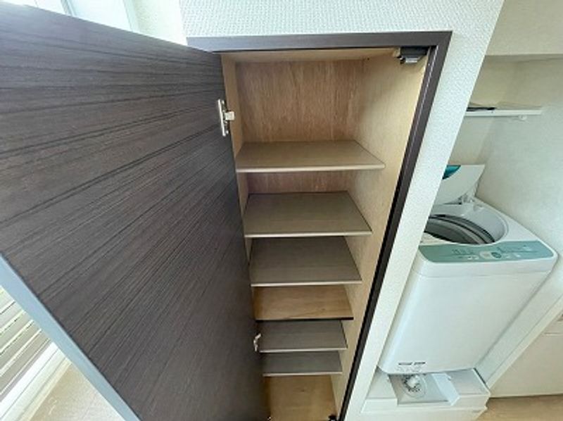 クレイノディン　カント 玄関