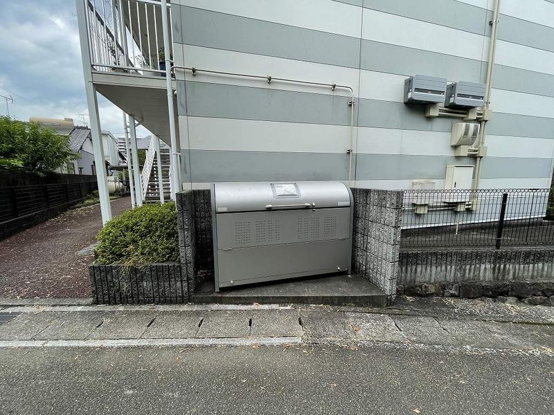 レオパレスミロワール 共用部分