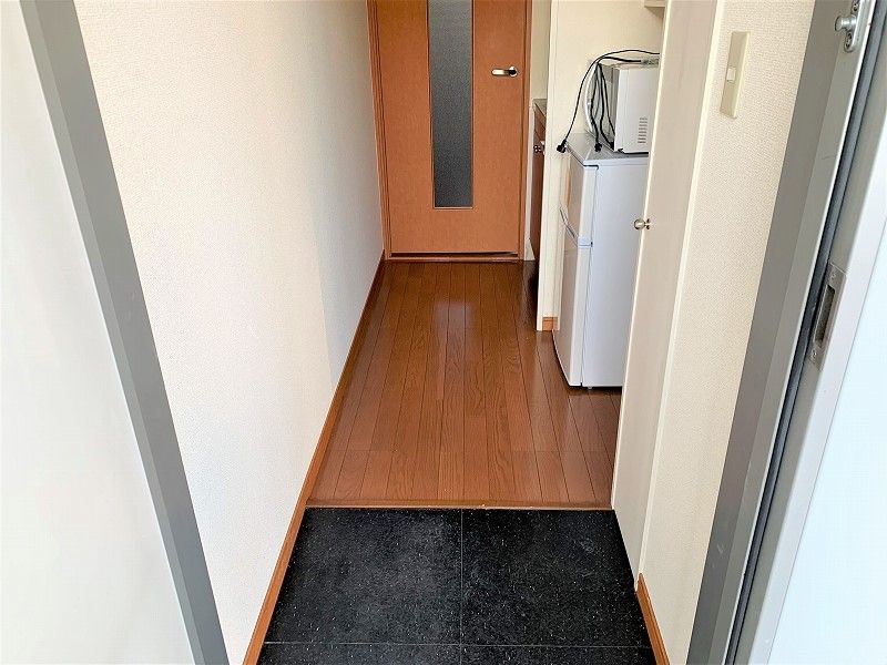 レオパレス赤穂２ 玄関