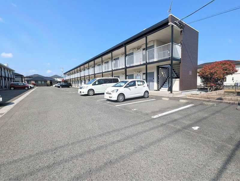 レオパレス源藤Ⅳ 駐車場