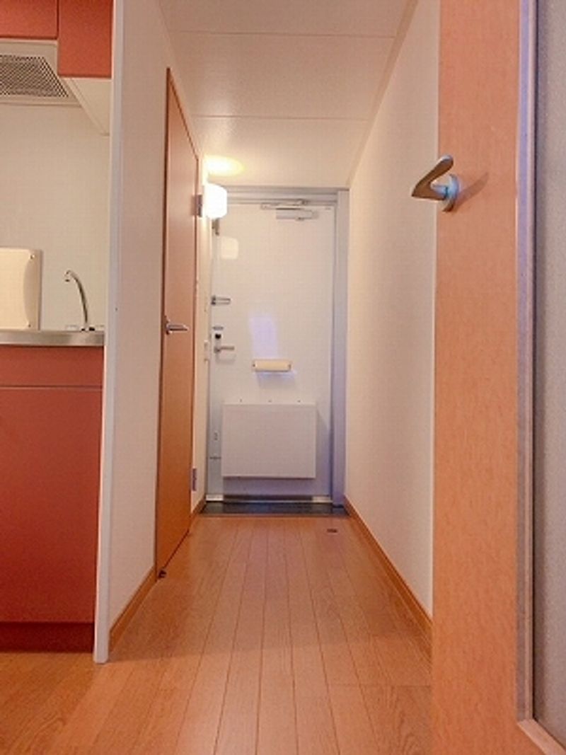 レオパレスＣＯＺＹ 玄関