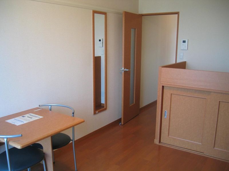レオパレスｉ 居間