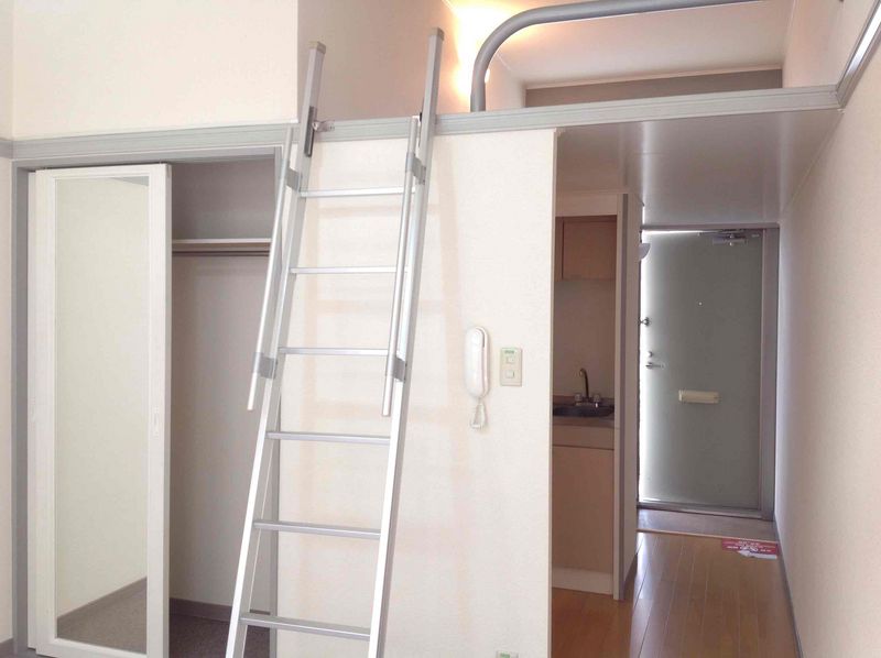 レオパレスシャルム 居間