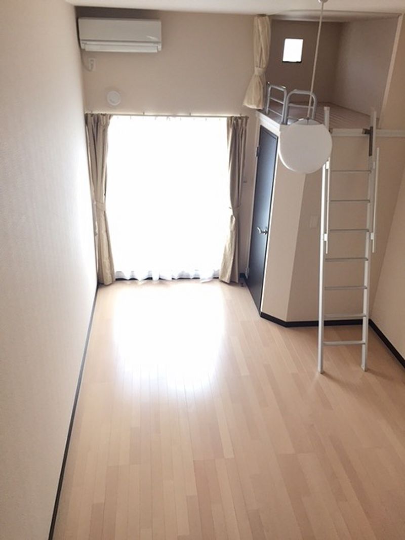 レオネクストコーポシャローム 居間