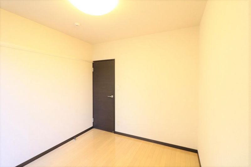 LEONEXT First Living room