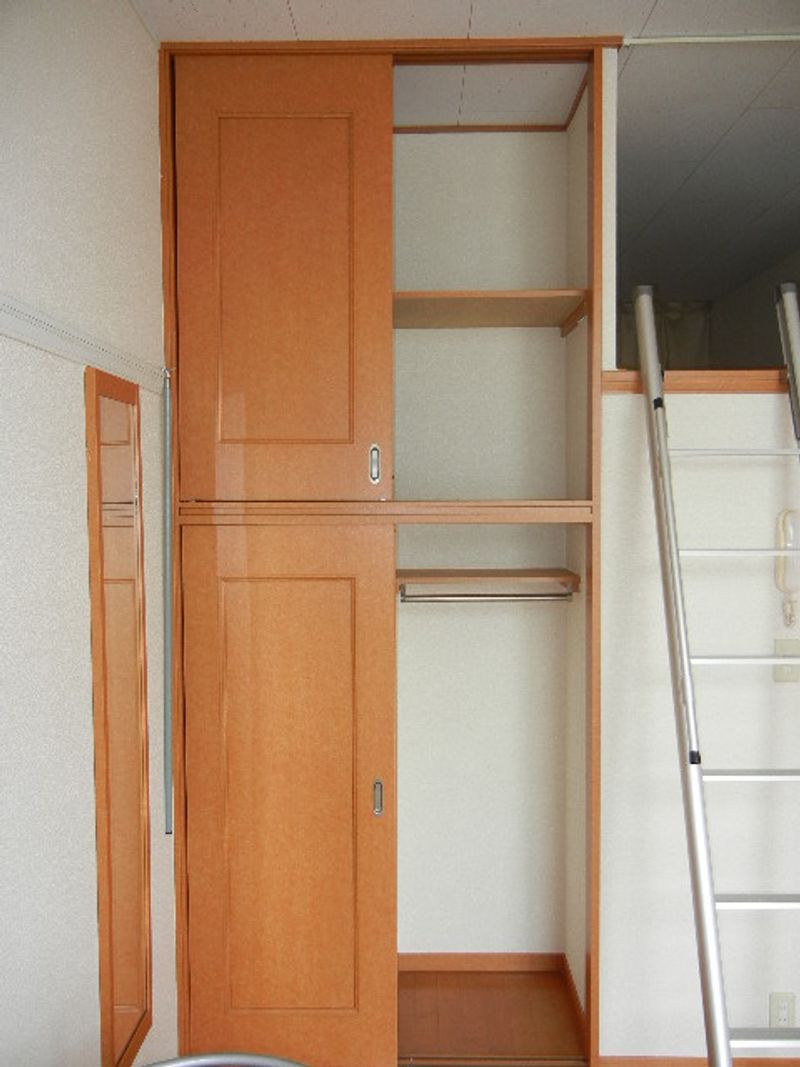 レオパレスＥ’ｚ 収納
