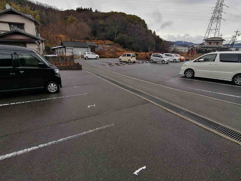 レオパレス蓮池 駐車場