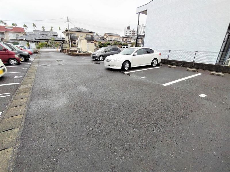 レオパレスサザン 駐車場