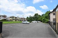 レオパレスプランタ 駐車場