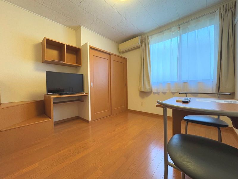 レオパレス柏田 居間