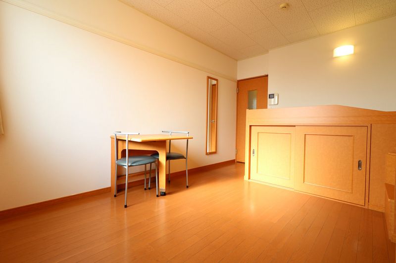 レオパレスＳａｎｃｔｕａｒｙ 居間