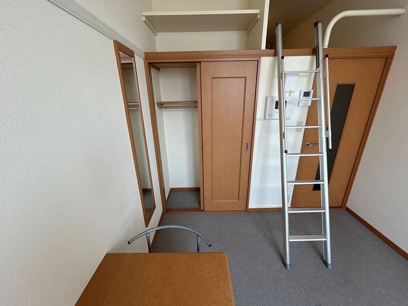 レオパレスケヤキ 収納