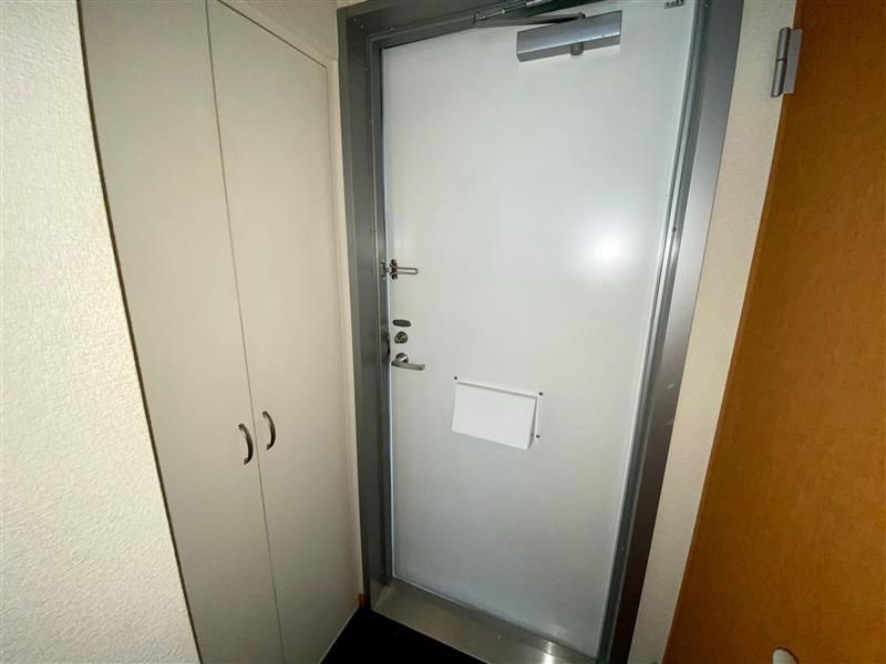 レオパレスミノール 玄関