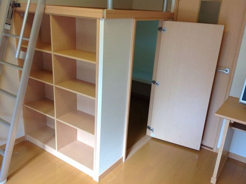 レオパレスフローラ小山 収納