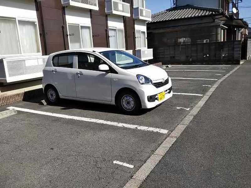 レオパレス野口 駐車場