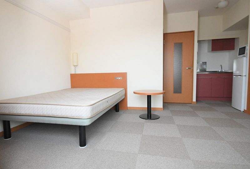 レオパレスＦｌａｔ新栄 居間